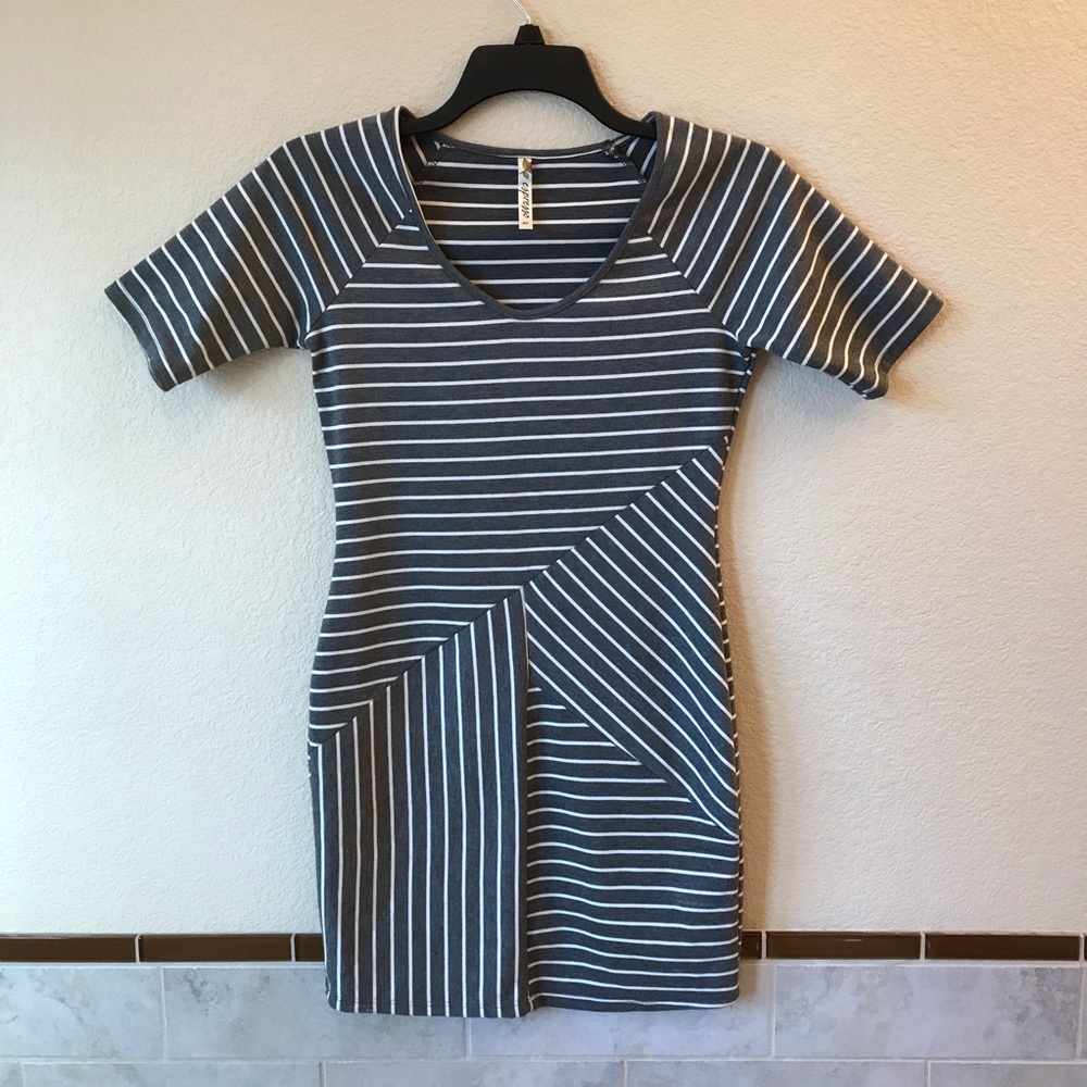 Espresso Grey White Striped Mini Dress Size Medium Short Sleeve Sheath Style